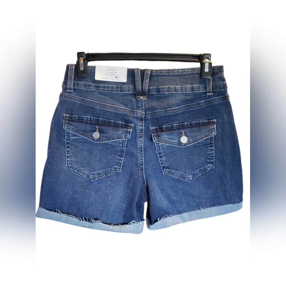 Maurices Nwt Sz 6 Original Fit Denim Shorts - Picture 2 of 5